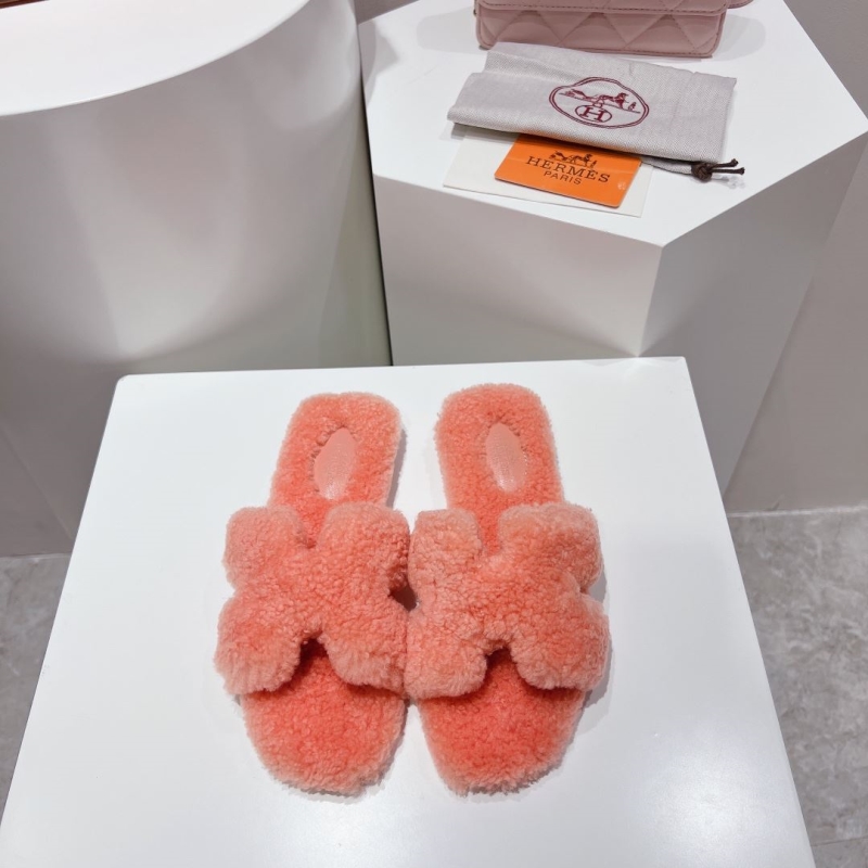 H**mes slippers
